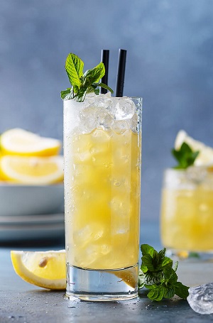 Limoncello Spritz